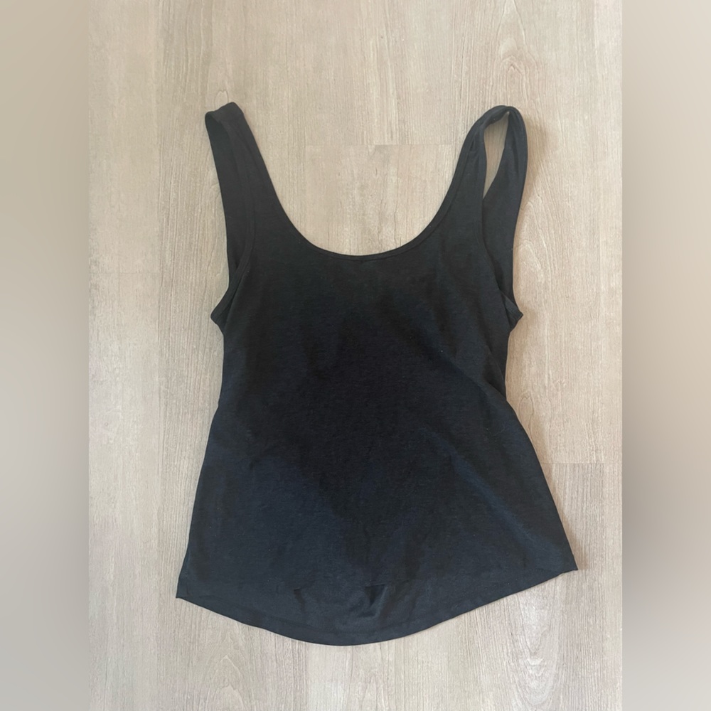 Beyond yoga tank with twist back